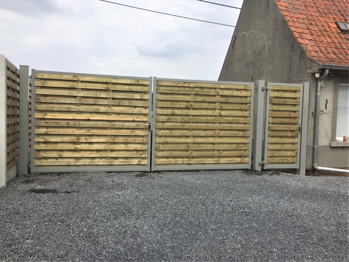 metalen poort om op te vullen met hout naar keuze