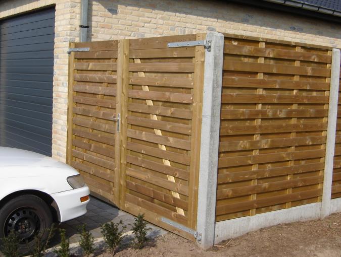 Dubbele houten tuinpoort