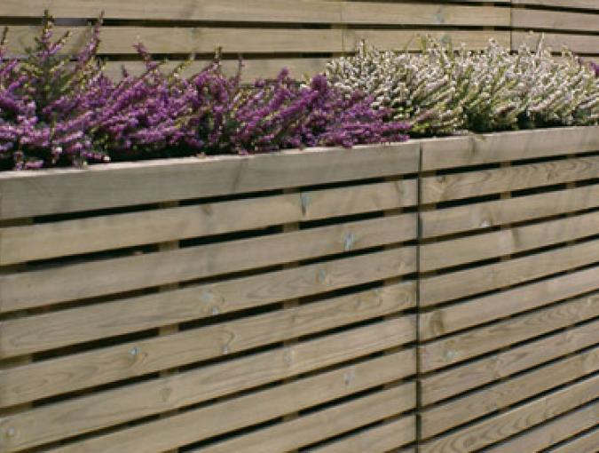 bestaat uit planken van 16 x 38 mm (DEN)